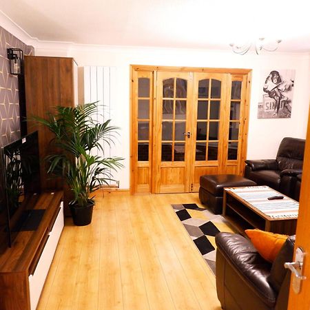 Dundridge Home - Morden Urban Living - Sleeps Up To 9 Guests & Private Parking For 2 Vehicles Bristol Esterno foto