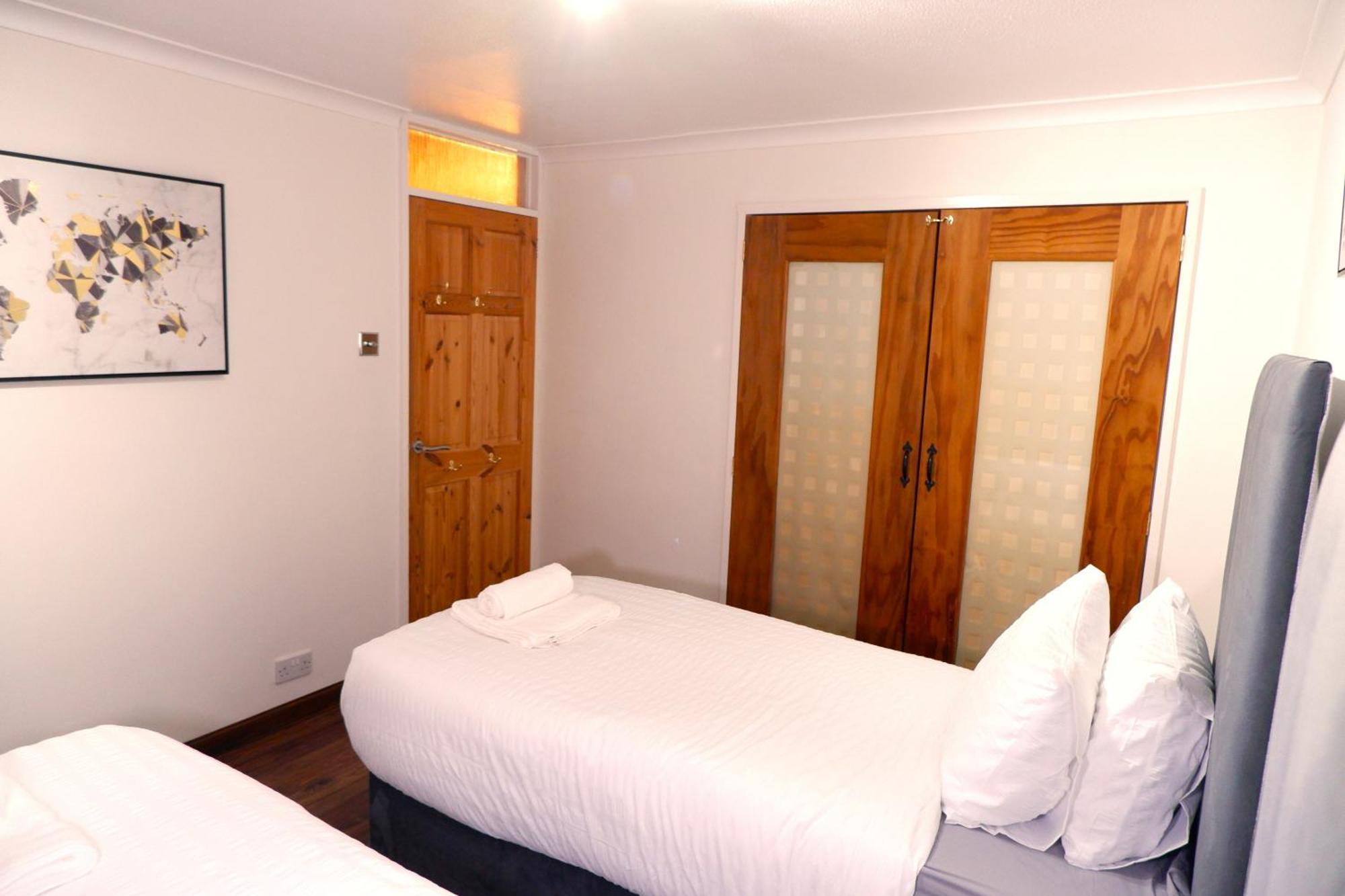 Dundridge Home - Morden Urban Living - Sleeps Up To 9 Guests & Private Parking For 2 Vehicles Bristol Esterno foto