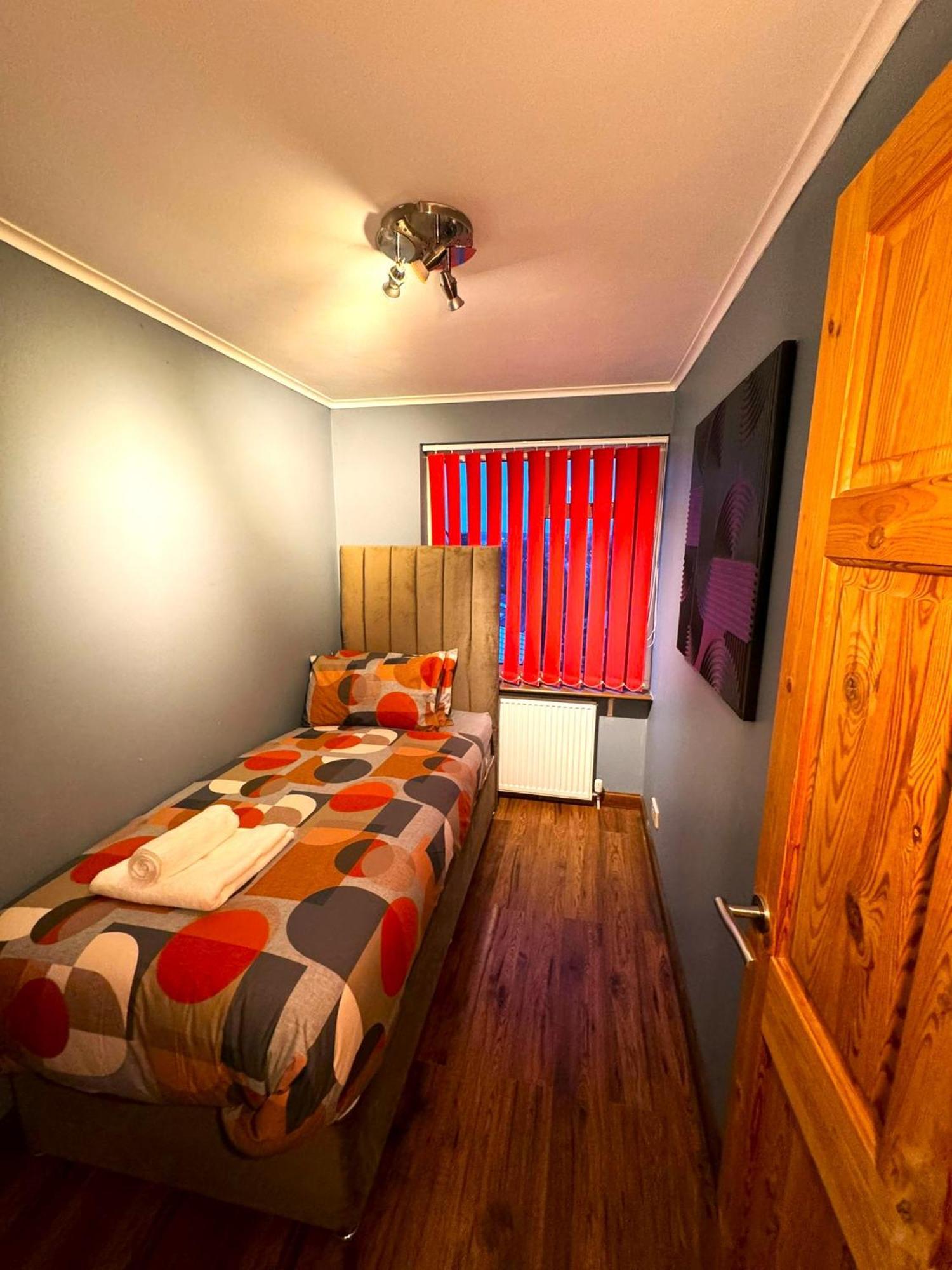 Dundridge Home - Morden Urban Living - Sleeps Up To 9 Guests & Private Parking For 2 Vehicles Bristol Esterno foto